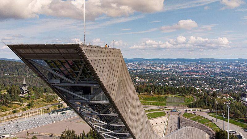 Holmenkollen skimuseum og hoppbakke