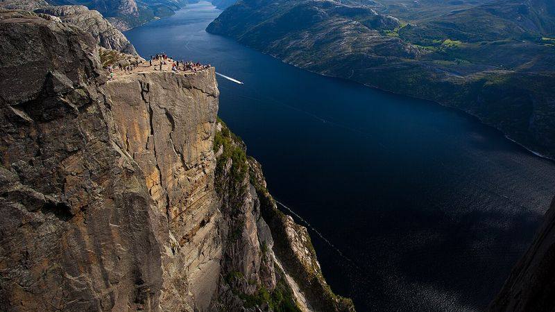 Fjellplatået Preikestolen over Lysefjorden