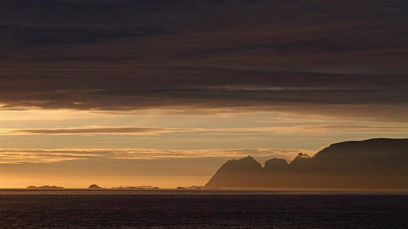 Avondlicht boven de Lofoten