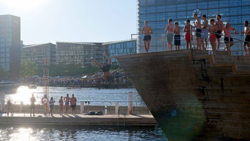 Havnebad Islands Brygge in Kopenhagen in de zomer