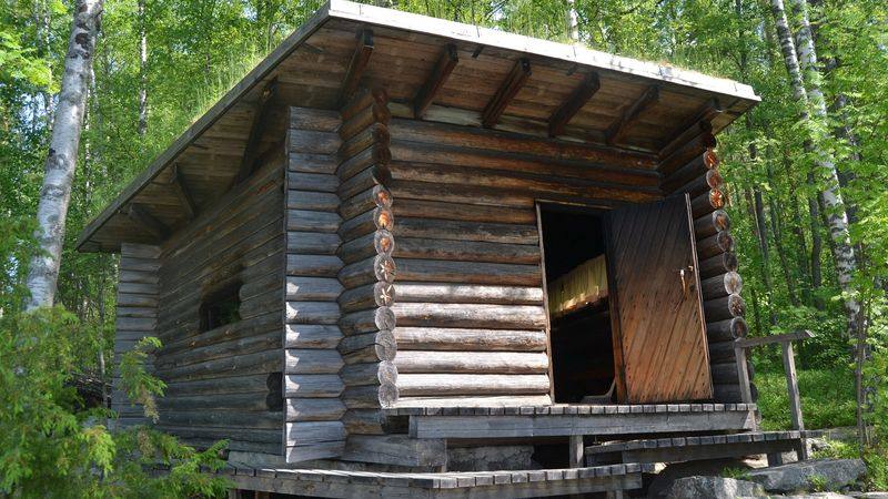 Rooksauna bij het Experimentele Huis in Muuratsalo, Finland