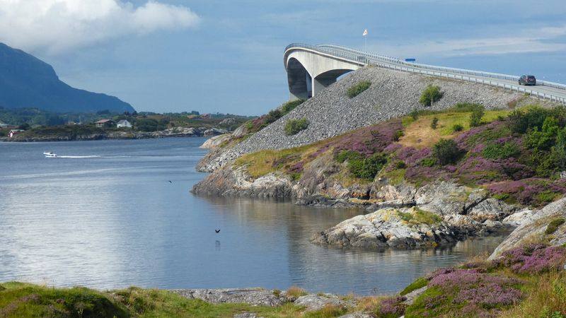 Storseisundbrua op de Atlanterhavsveien in Noorwegen