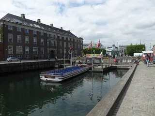 Rondvaartboot in Nyhavn, Kopenhagen